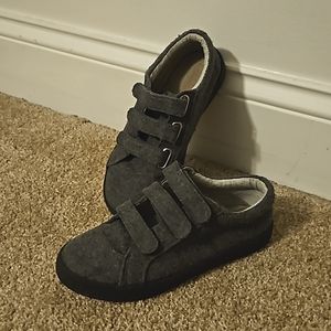 Cat and Jack | Gray Casual Shoes with Velcro Straps (Youth Sz 1)